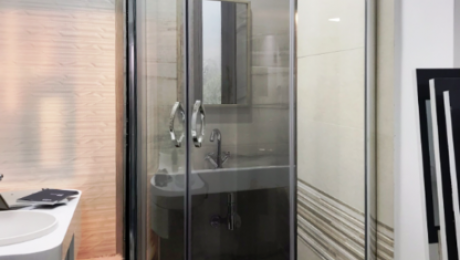 Ideje za opremanje kupatila manjih površina – spojite lepo i praktično uz naše savete